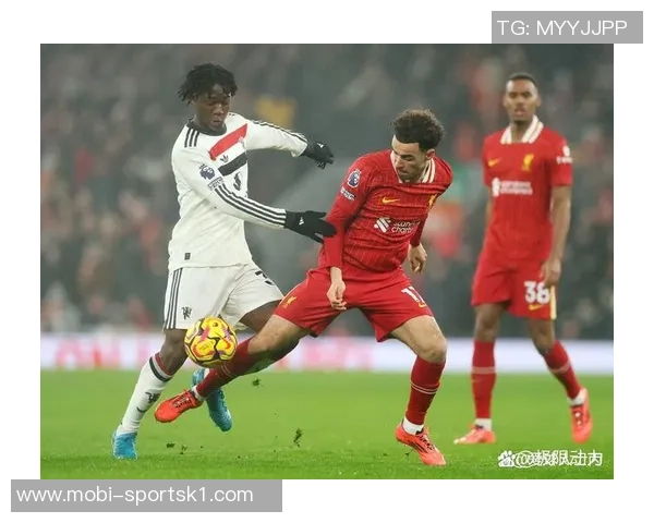 早报:双红会激战正酣曼联绝杀利物浦上演惊心动魄逆转 早报:双红会激战正酣曼联绝杀利物浦上演惊心动魄逆转